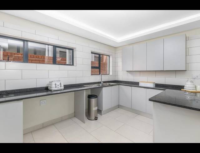 3 BEDROOM PROPERTY TO RENT IN BEDFORD GARDENS